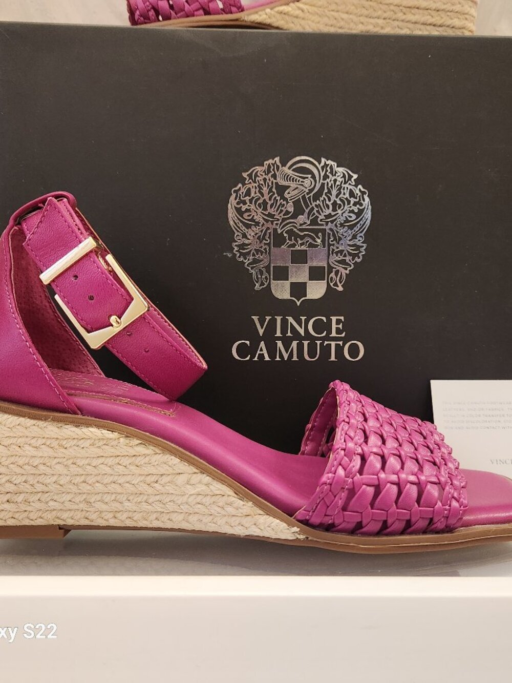 Vince Camuto "Bretandi" Virtual Pink Leather Wedge Sandals. NIB. Size 6